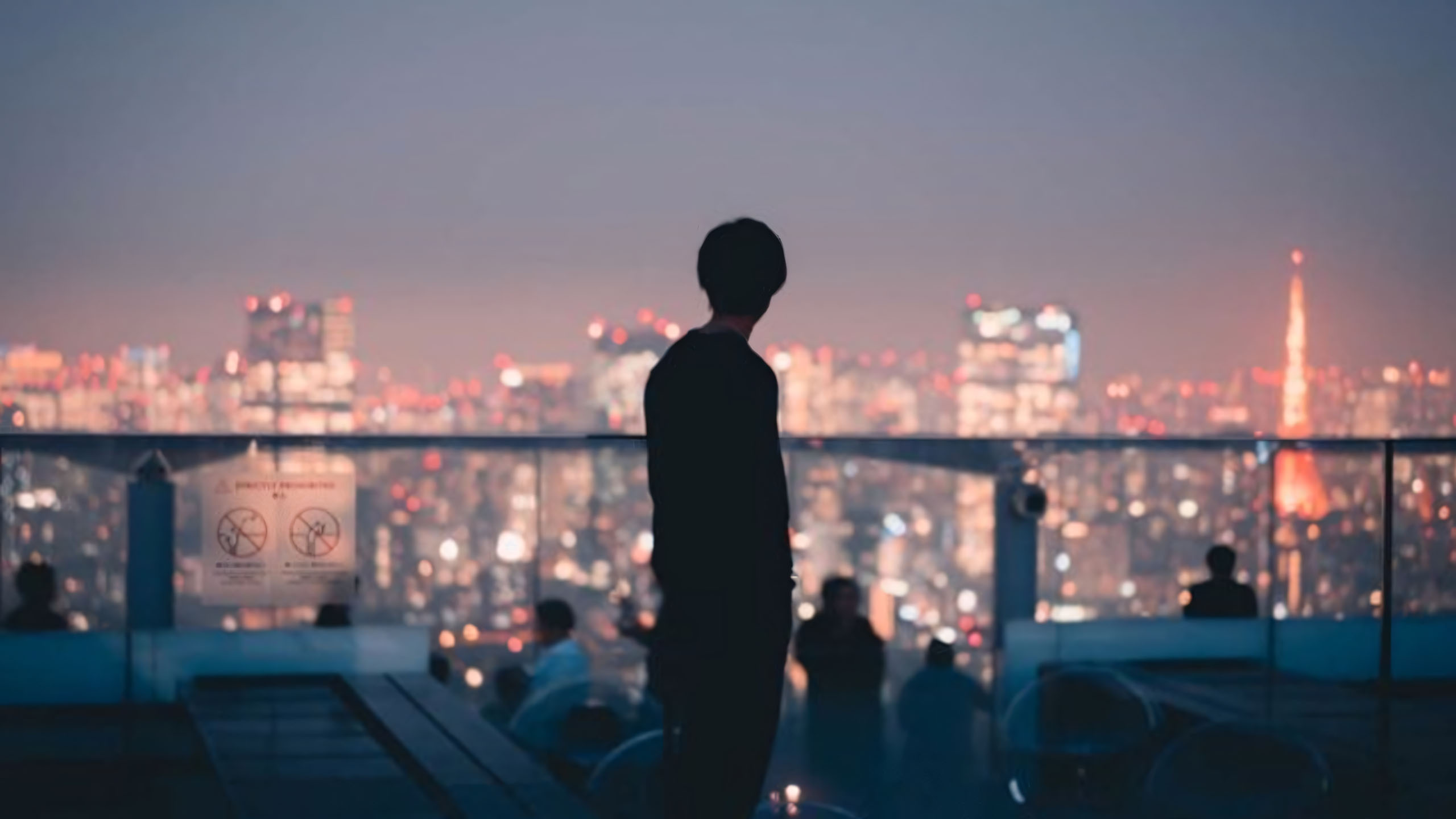 anh tam trang chill 2560px 1440px 2k 14