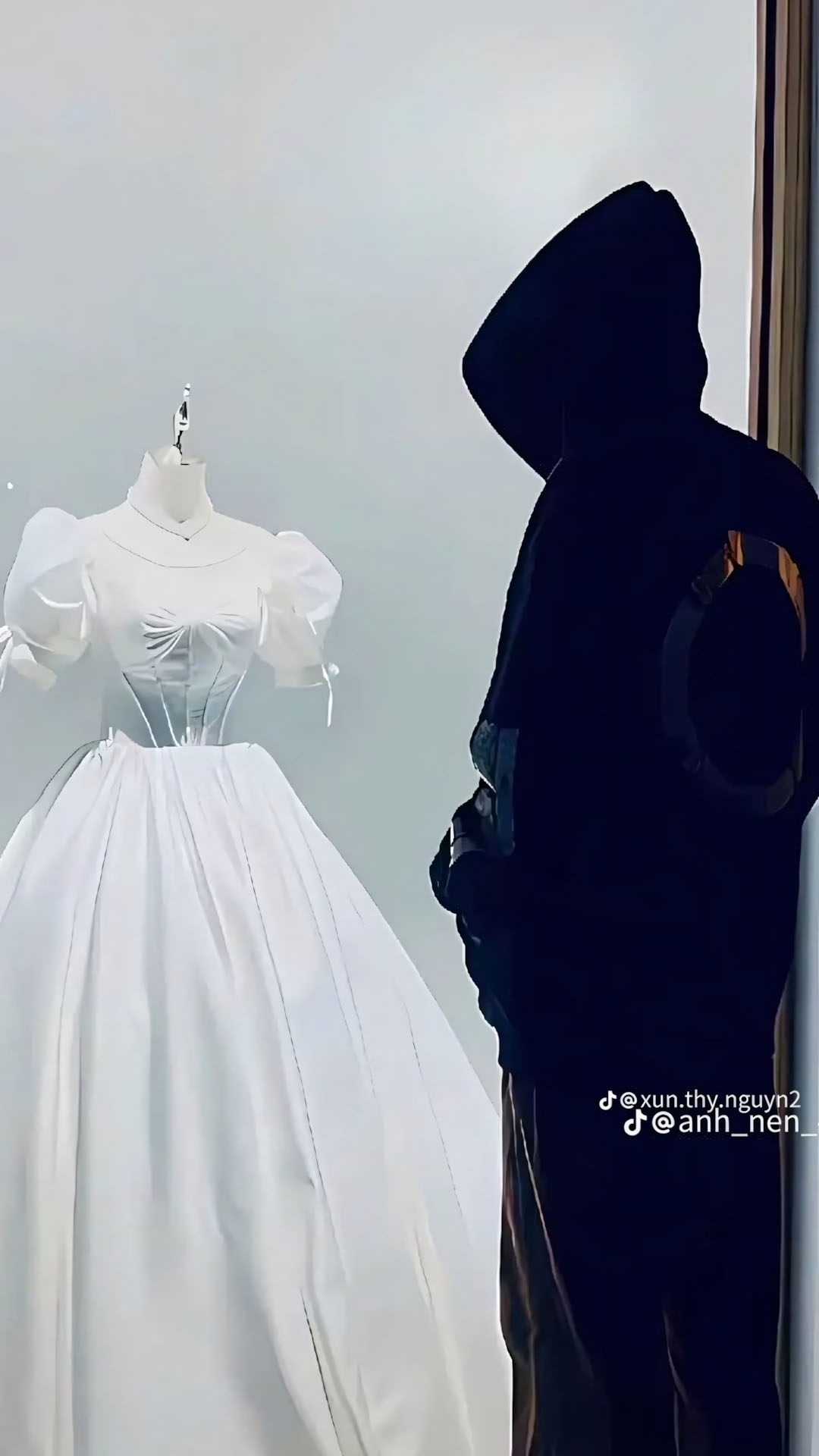 anh dung nhin vay cuoi buon qua cua kinh 1920px 1080px full hd 6