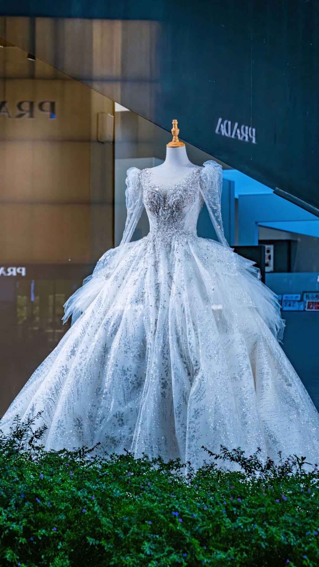 anh co gai dung nhin vay cuoi buon 1920px 1080px full hd 6