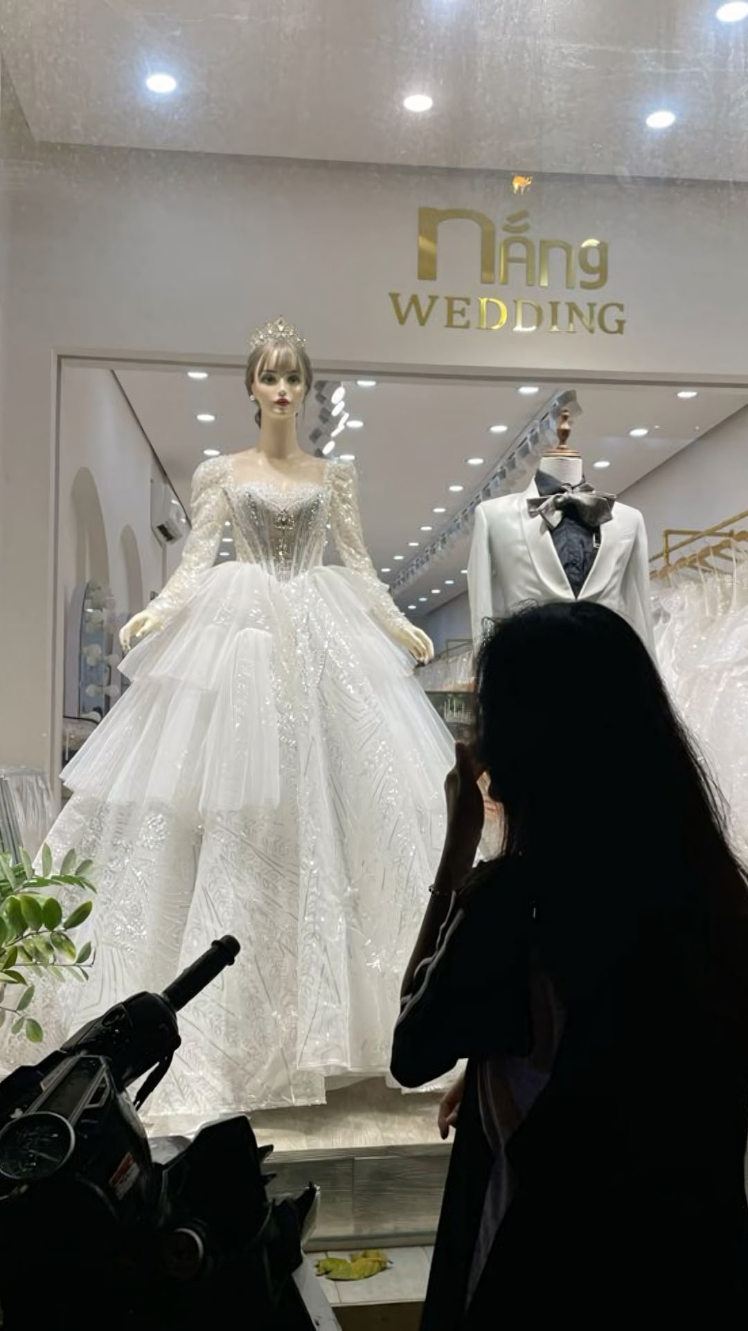 anh co gai dung nhin vay cuoi buon 1920px 1080px full hd 9