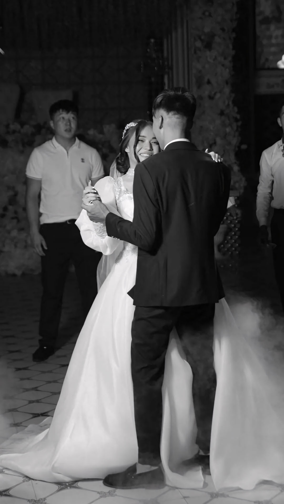 anh trend tiktok dung nhin vay cuoi buon 1920px 1080px full hd 11