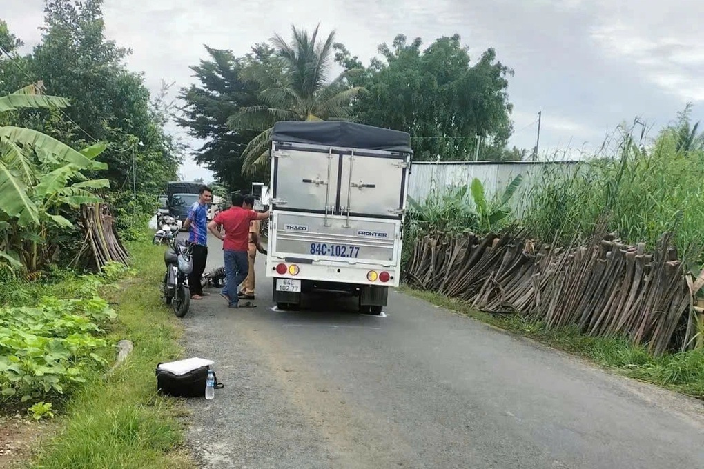 Vụ xe tải cán bé gái 14 tuổi ở Vĩnh Long: Cần xử lý nghiêm minh - 2