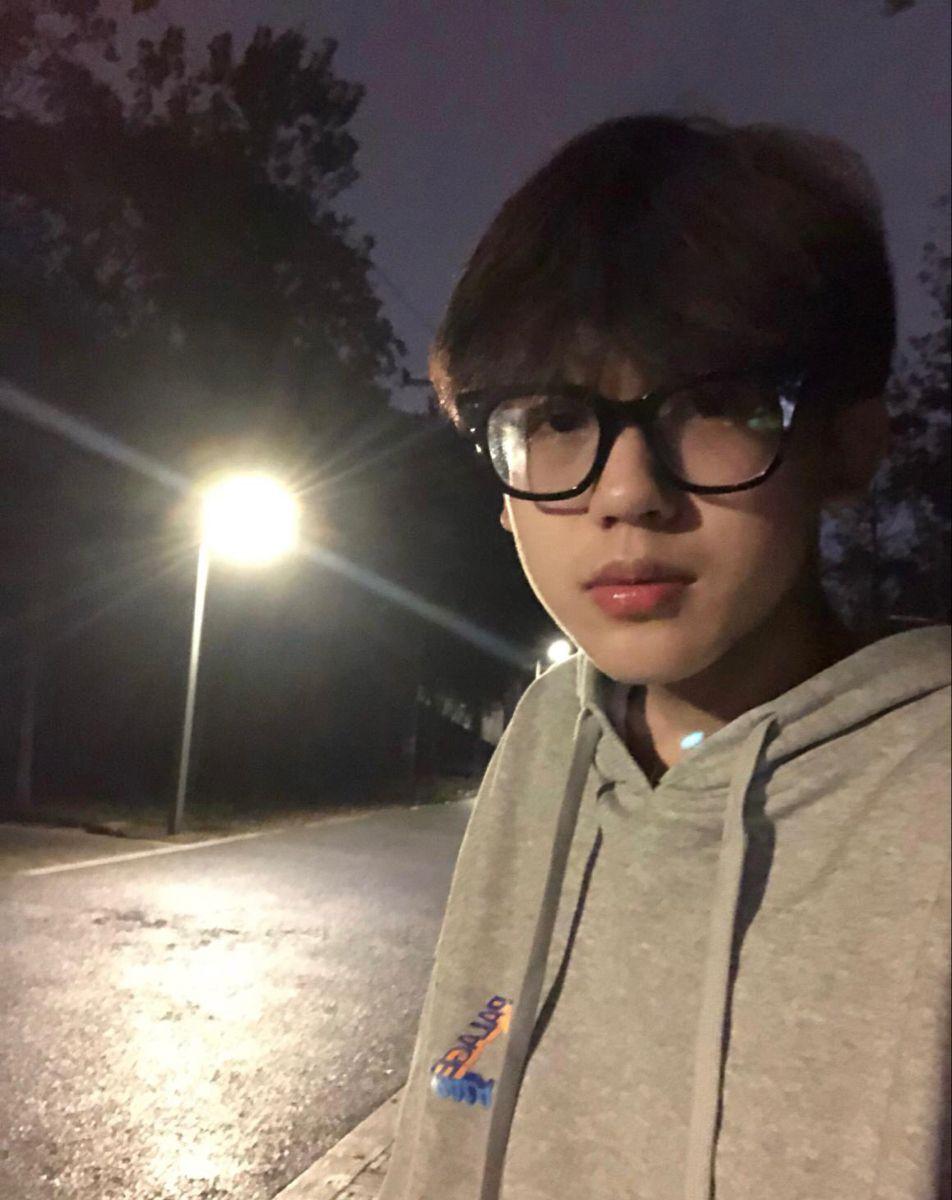 Ảnh trai đẹp K9 được cộng đồng yêu thích vì vừa ngầu lại vừa đáng yêu