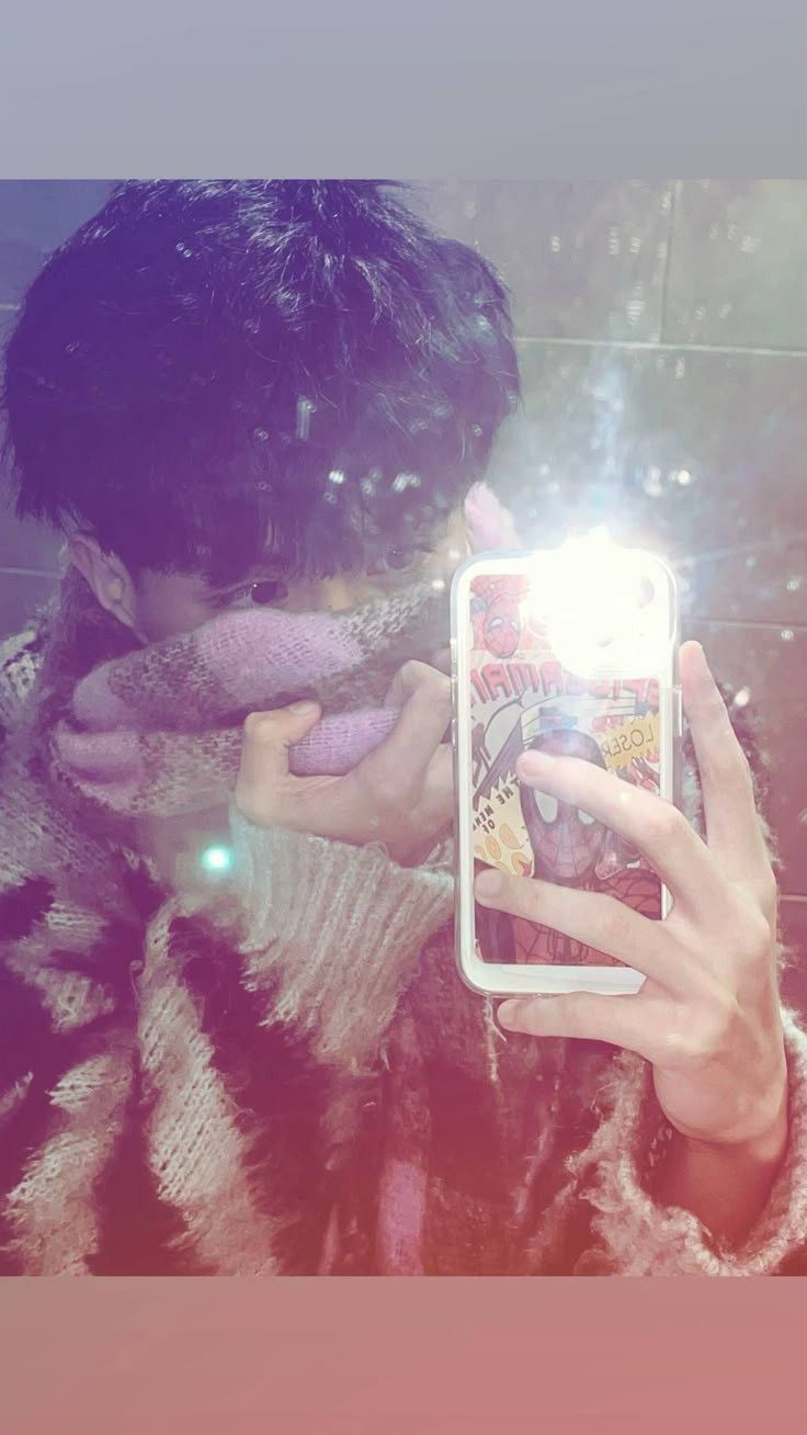 Hình ảnh trai 2009 gây chú ý với nụ cười sáng bừng cả khung hình