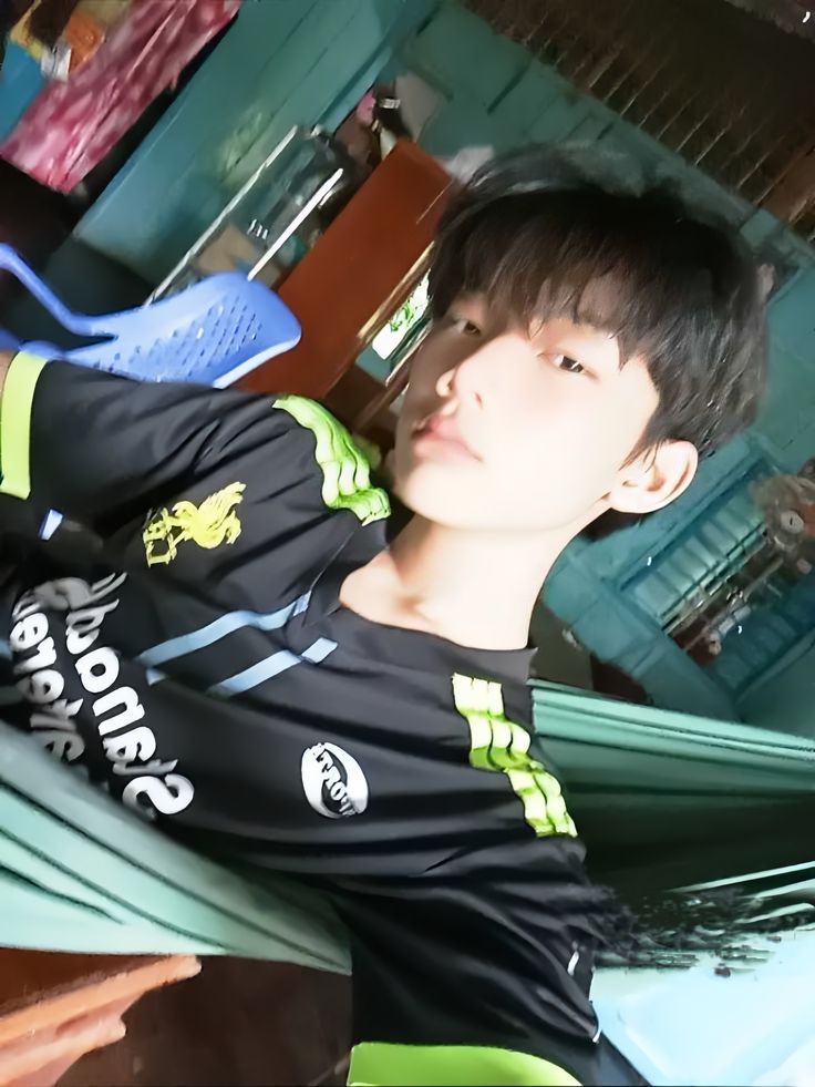 Bộ ảnh trai đẹp K9 thể hiện sự tinh nghịch và nét trẻ trung đặc trưng