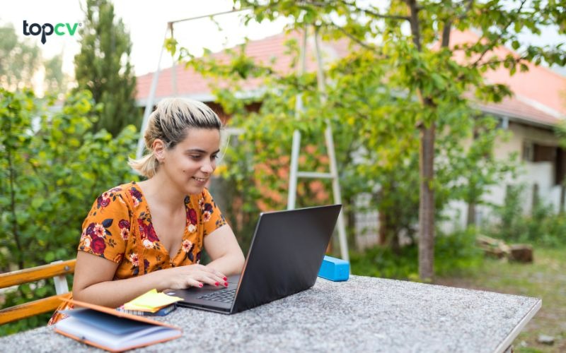 Việc làm remote giúp bạn có thể lựa chọn thời gian, không gian làm việc