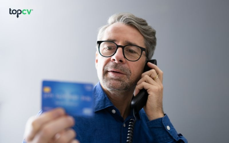 Những kẻ lừa đảo cố gắng lấy thông tin cá nhân của bạn