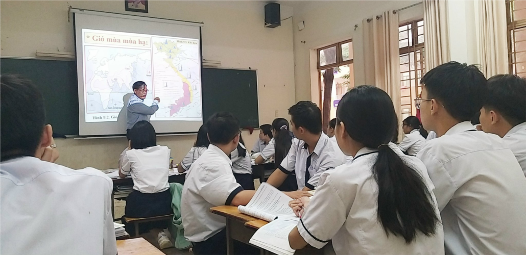 TRƯỜNG THPT NGUYỄN HỮU CẢNH