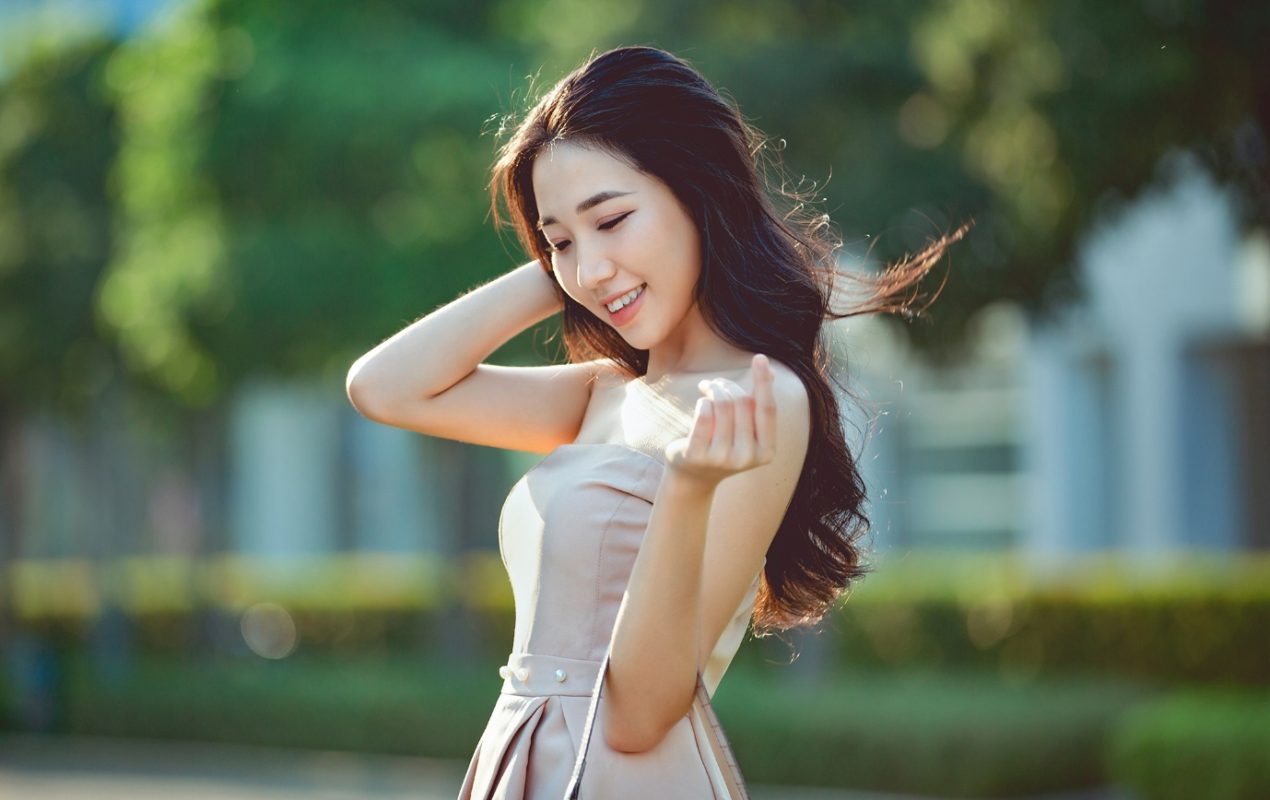 Mách bạn mẹo vàng “4 chọn 2 loại” giúp người không ăn ảnh tự tin tạo dáng, che mọi khuyết điểm