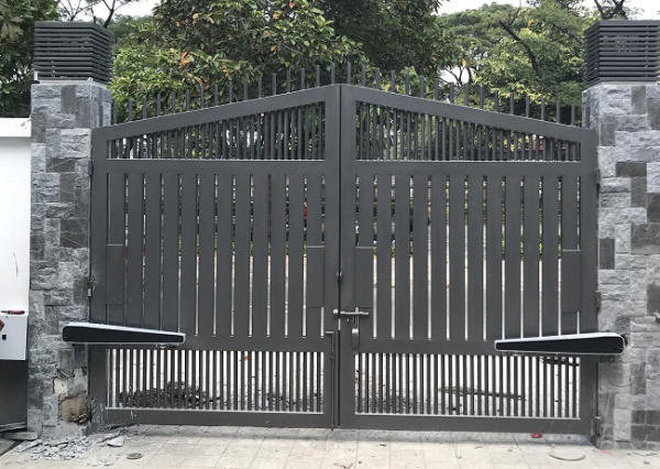 Sử dụng motor cánh tay đòn tự động giúp bảo vệ ngôi nhà bạn