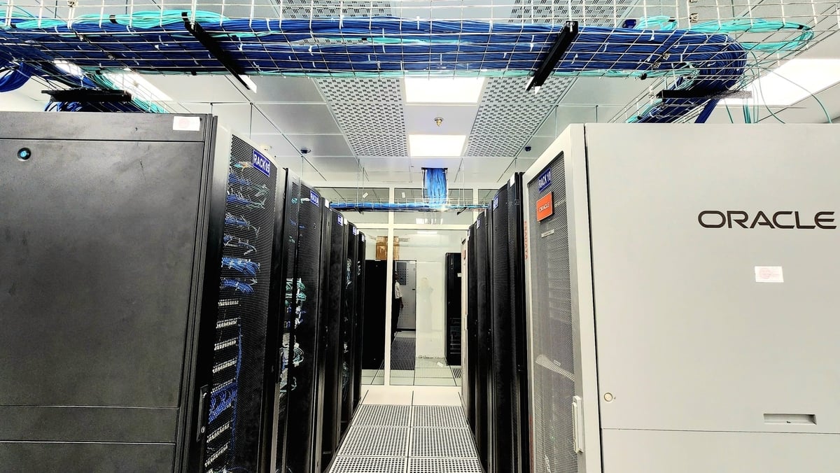 Hệ thống máy chủ tại Trung tâm dữ liệu vùng ĐBSCL. Ảnh: Kim Anh.