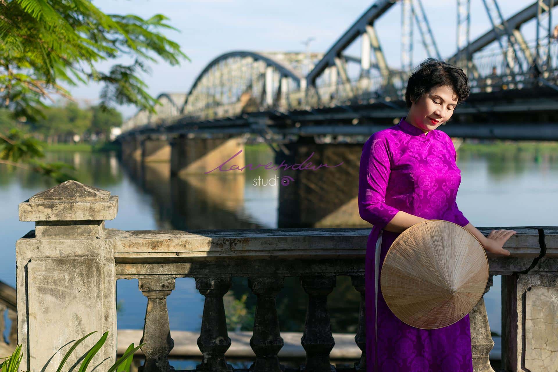 Dịch vụ thuê áo dài truyền thống chụp hình ở Huế