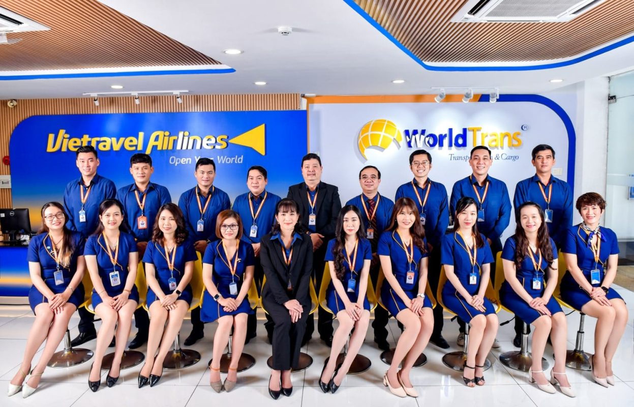 Concept chụp ảnh tập thể công ty đẹp, chuyên nghiệp – HT Media