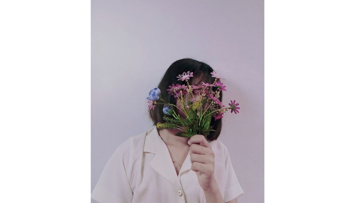 Cách chụp ảnh với hoa che cả khuôn mặt