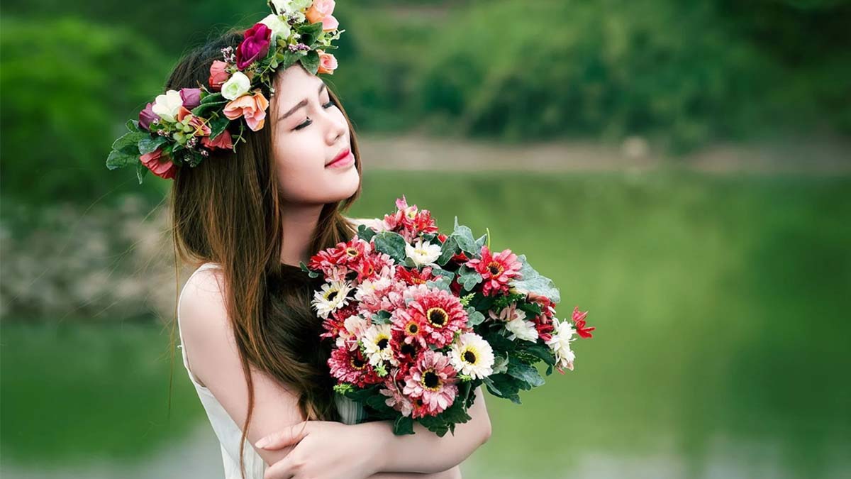 Chụp ảnh với bó hoang mang phong cách kiêu sa