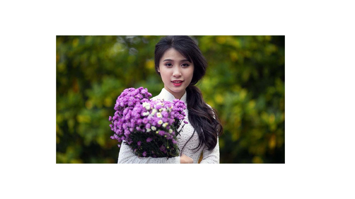 cách chụp ảnh với hoa tím