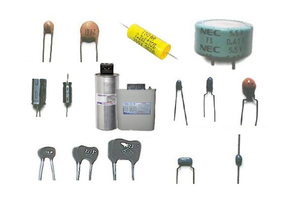 Dung kháng phụ thuộc vào điện dung C và tần số dòng điện f