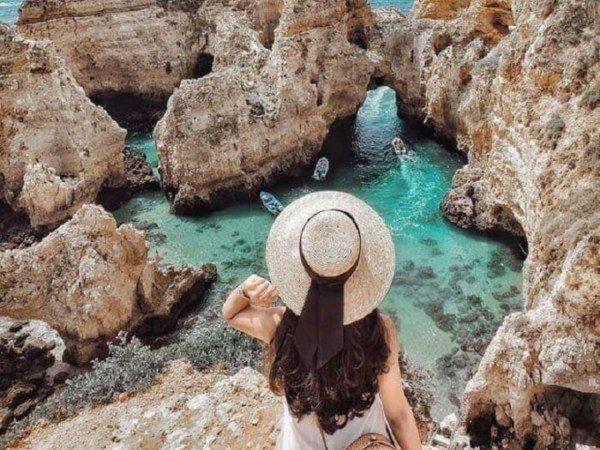 Ảnh không lộ diện mặt nhưng vẫn độc đáo