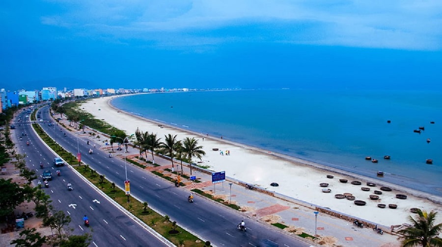 [Đáp án] Với chiều dài 3260 km bờ biển nước ta chạy dài từ ?