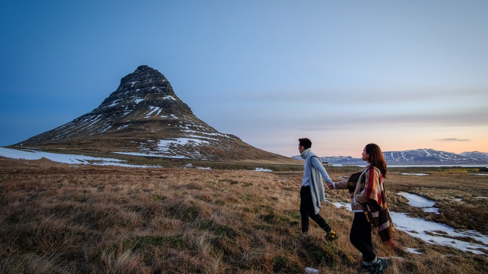 Những vùng đất "mặt trời không bao giờ lặn"