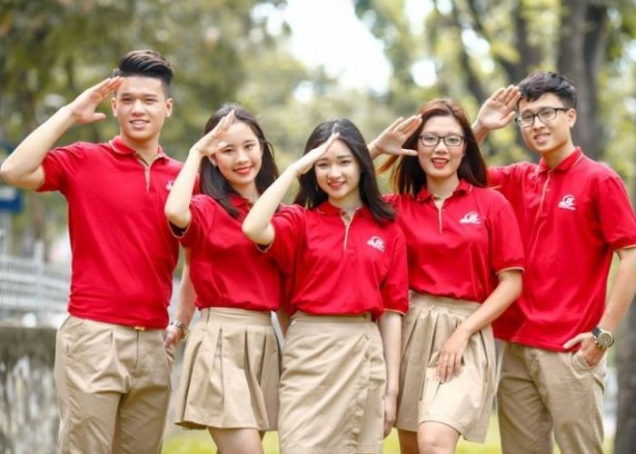 Đồng phục cấp 3 Vinschools thiết kế với tone màu đỏ chủ đạo