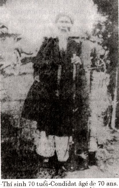 hoi-dong-thi.jpg (75088 octets)