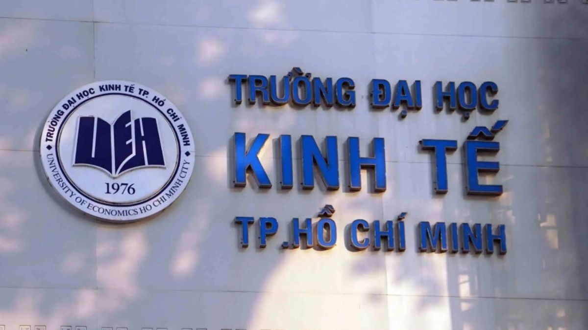 Học phí UEH 2023-2024 chương trình đào tạo chuẩn đại trà