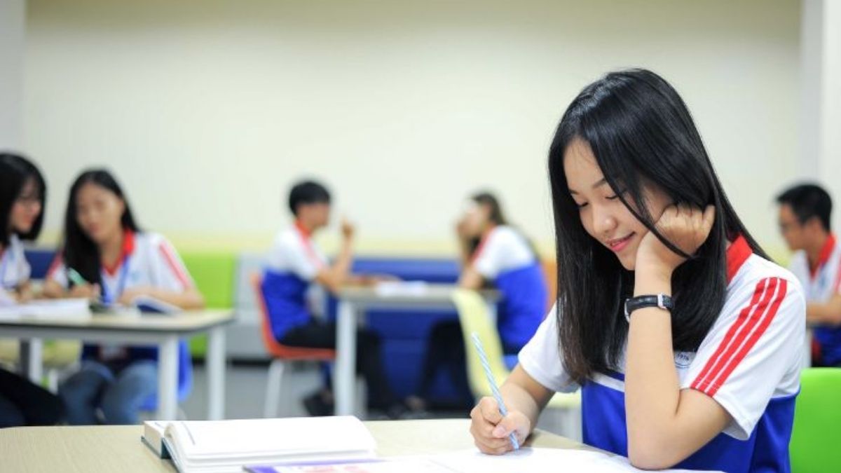 Học phí UEH 2023-2024 cập nhật mới nhất chương trình Cử nhân tài năng