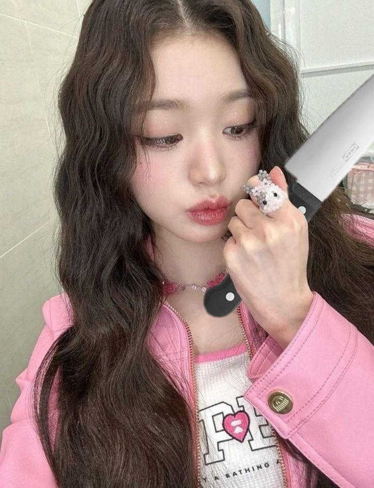 Em giỡn á, nhưng cũng hơi nghiêm túc đó nha