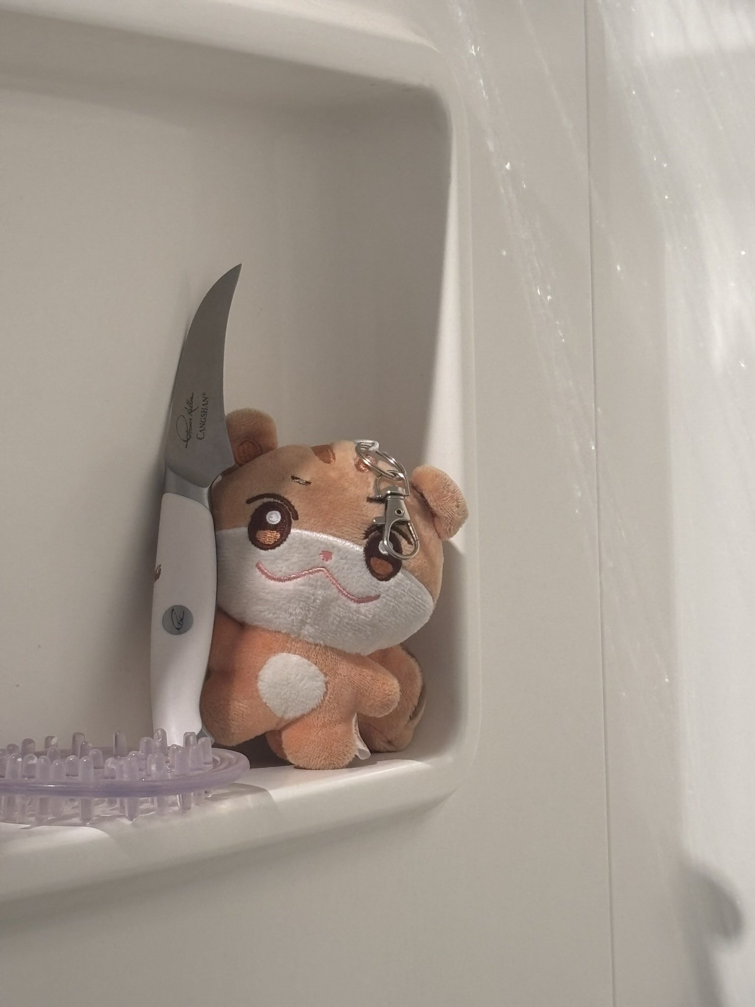 Ai làm bạn tui khóc? Tui hỏi mà