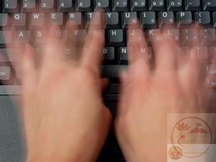 Một lần dí deadline được tái hiện bằng ảnh chế dí dỏm trên mạng xã hội