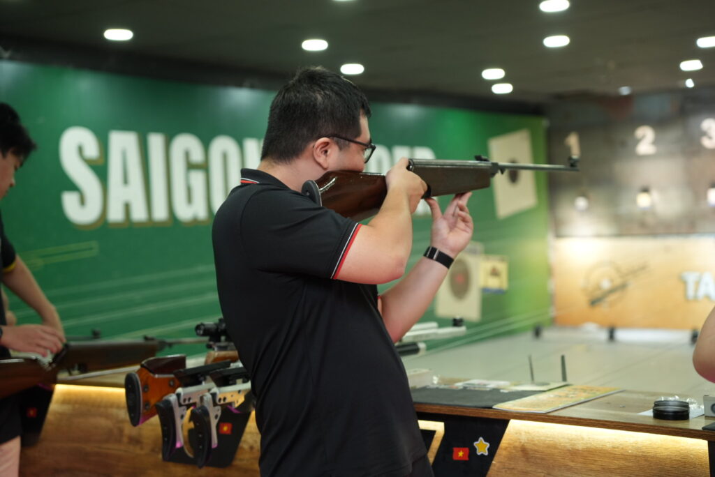 Tìm hiểu tư thế ngắm bắn chuẩn trong bắn súng thể thao