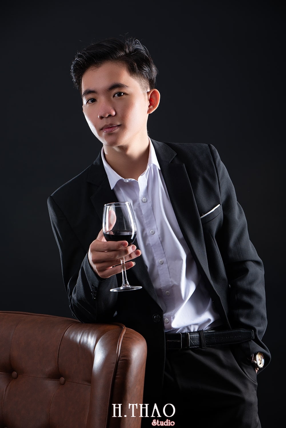 Anh nghe thuat nam 2 1 - 35 cách tạo dáng chụp ảnh nam ngầu chất ngất - HThao Studio