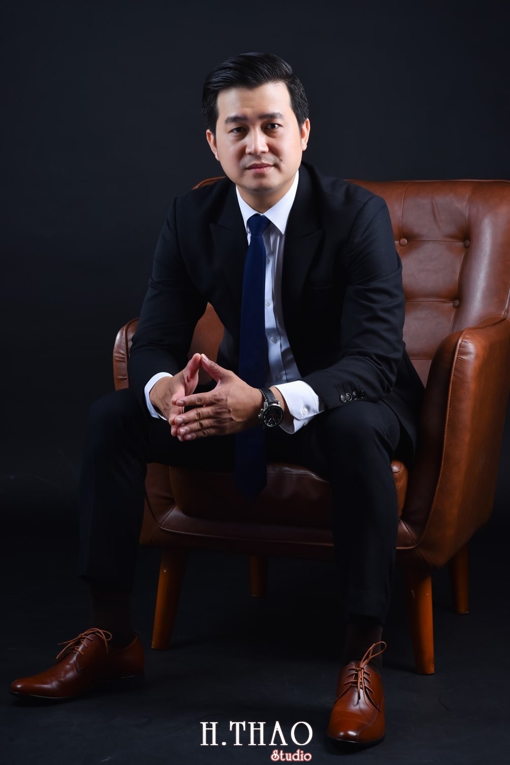 Nam 16 min - 35 cách tạo dáng chụp ảnh nam ngầu chất ngất - HThao Studio