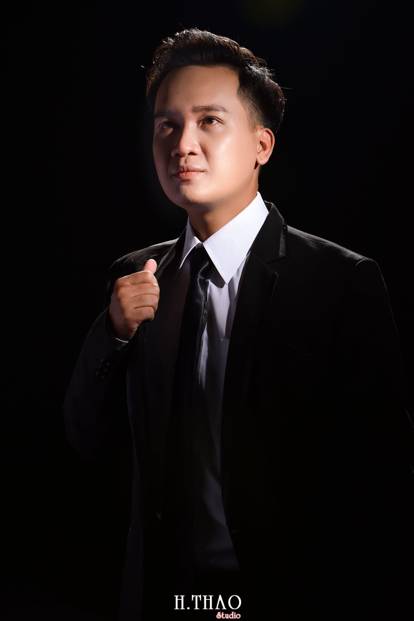 anh nghe thuat - 35 cách tạo dáng chụp ảnh nam ngầu chất ngất - HThao Studio