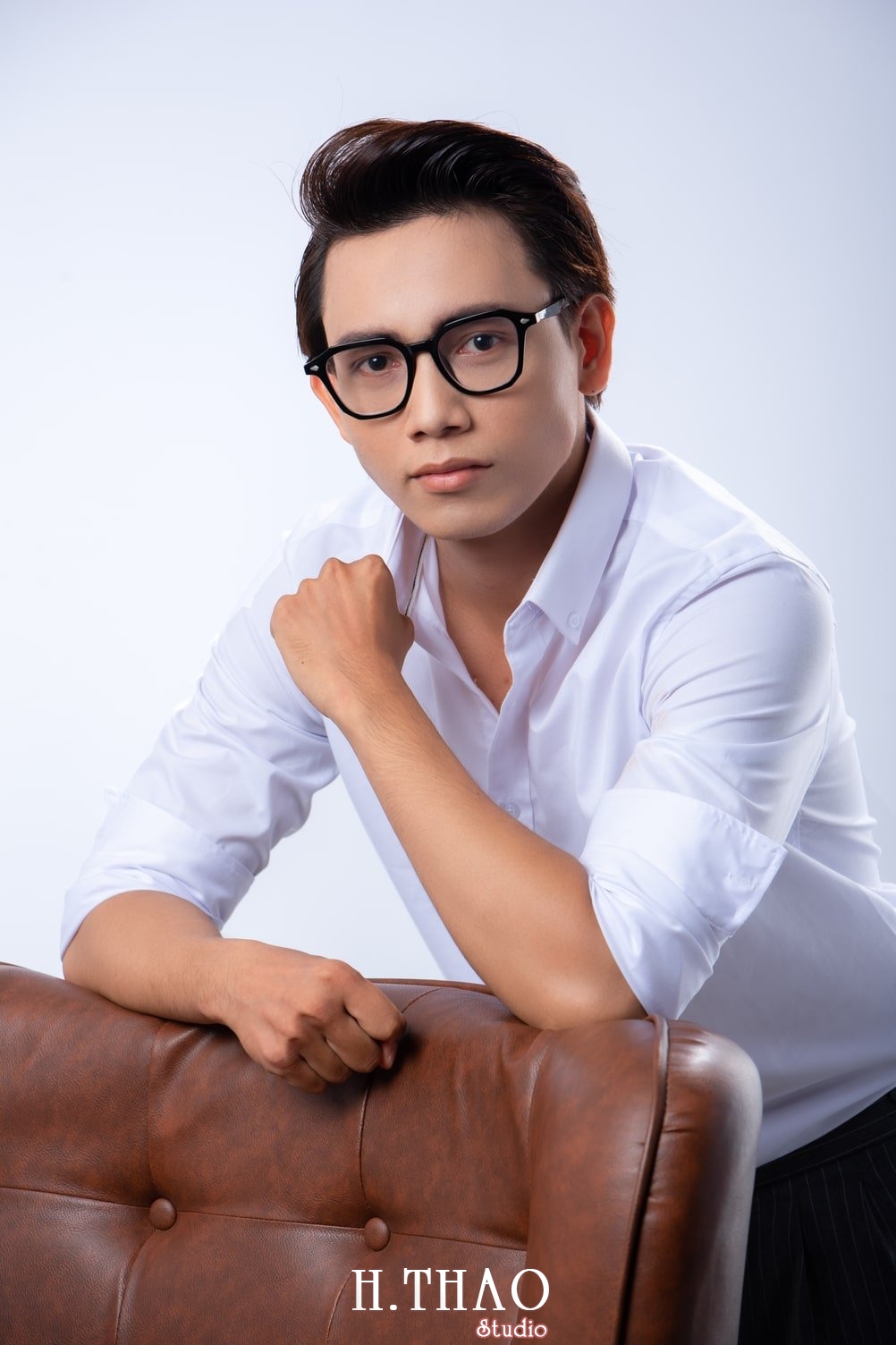 Anh nam nghe thuat 6 - 35 cách tạo dáng chụp ảnh nam ngầu chất ngất - HThao Studio