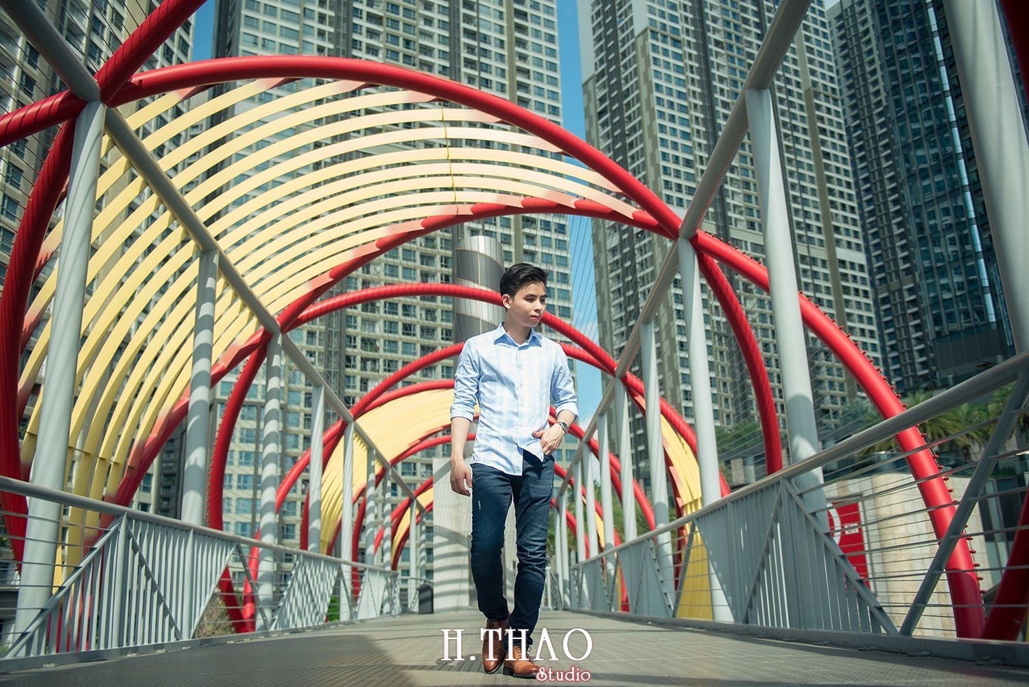 anh nam ngau 3 - 35 cách tạo dáng chụp ảnh nam ngầu chất ngất - HThao Studio