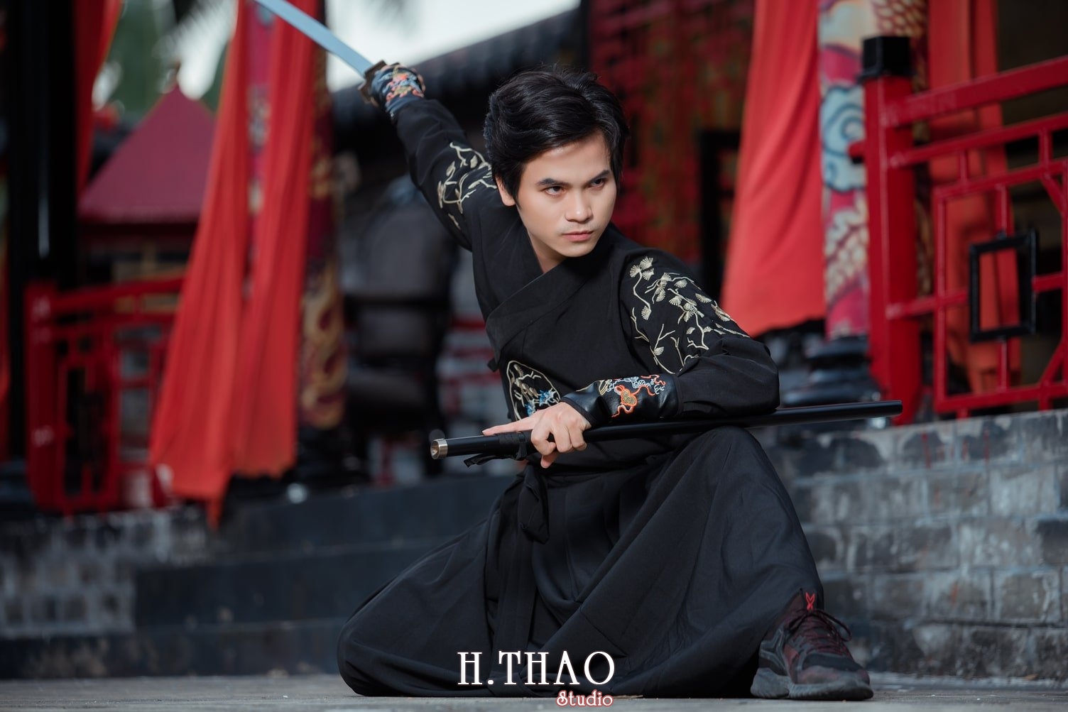 Anh co trang nam 18 - 35 cách tạo dáng chụp ảnh nam ngầu chất ngất - HThao Studio