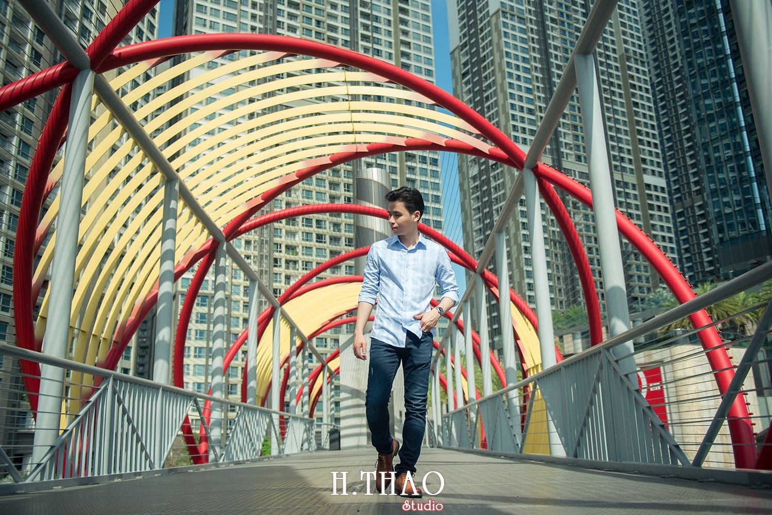 anh nam ngau 4 - 35 cách tạo dáng chụp ảnh nam ngầu chất ngất - HThao Studio