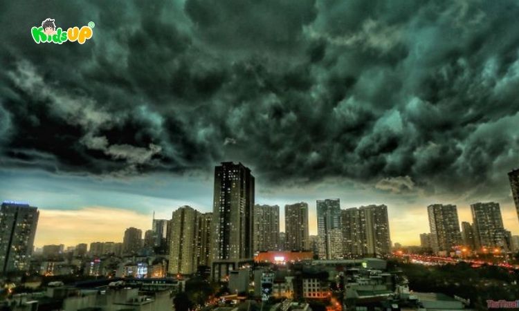 Hình ảnh cơn mưa dông lớn