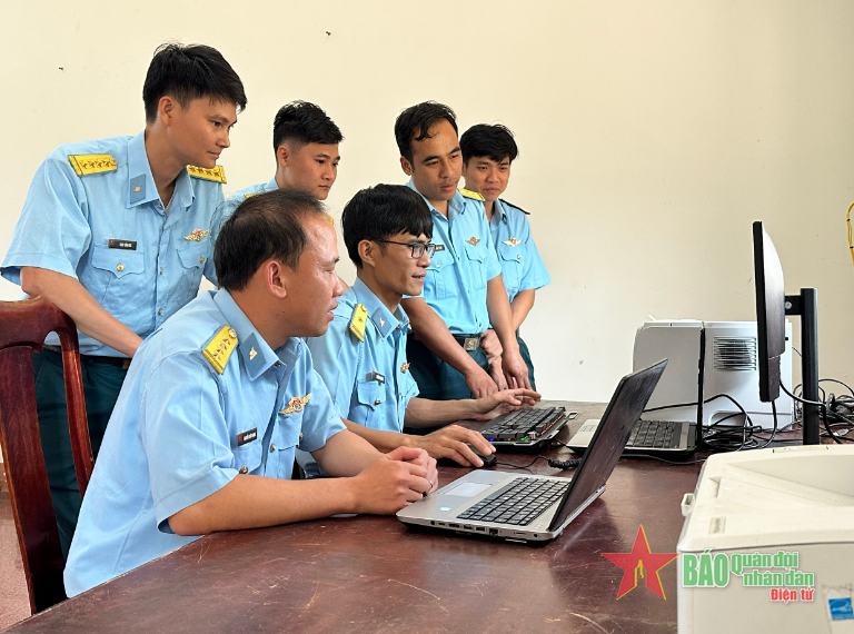 Cảnh giác với “bệnh” tự phụ, huyễn hoặc bản thân