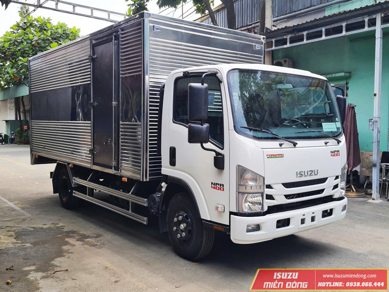 Xe Tải Isuzu NPR 400 3.5 Tấn Thùng Kín Euro 5