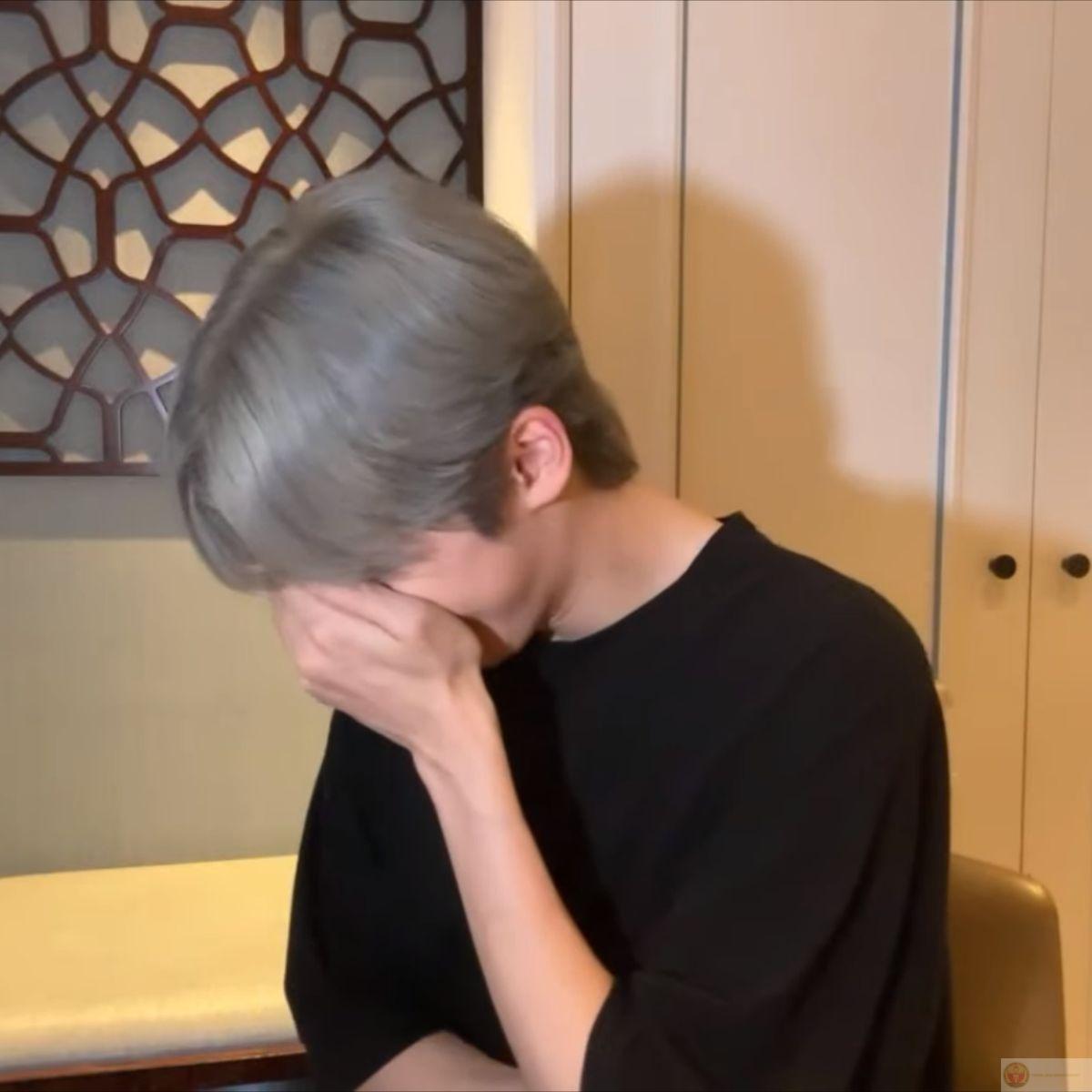 Có những nỗi buồn không thể chia sẻ với ai