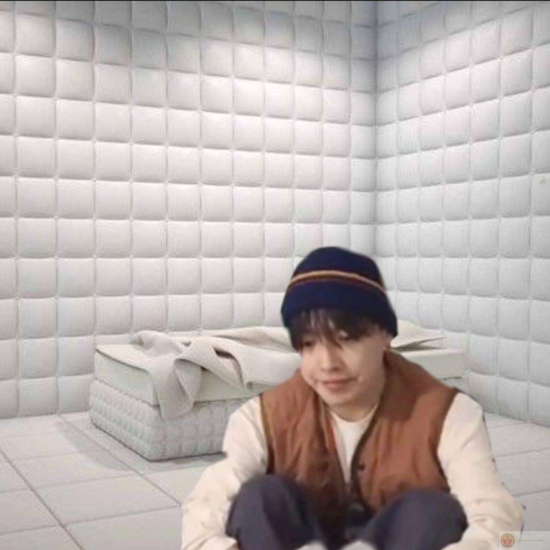 Tôi cười để giấu đi những đêm dài mỏi mệt