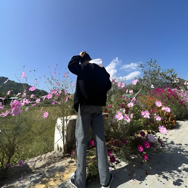 Ảnh chụp sau lưng hoa cỏ cho bạn nam