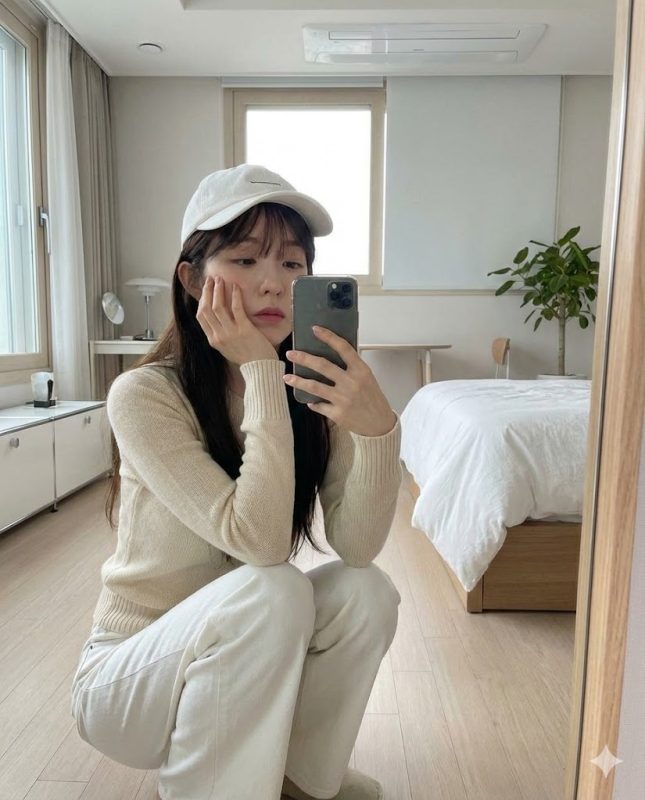 20+ prompt Gemini chụp ảnh selfie trước gương cho nữ