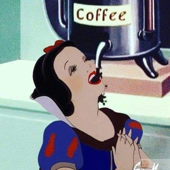 Meme công chúa uống cà phê
