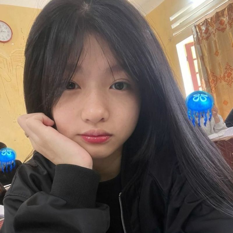 Avatar gái xinh k10 chống cằm