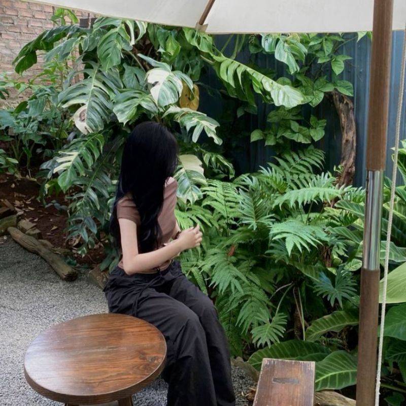 Gái xinh k10 chụp ảnh che mặt