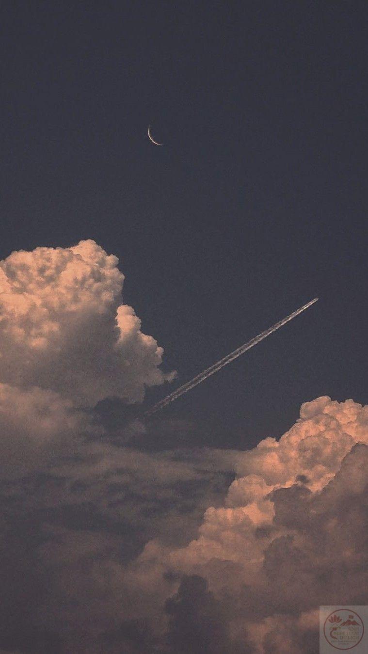 Những lớp mây buồn trải dài như tâm sự chẳng lời